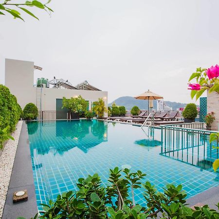 Azure Bangla Phuket Hotel Patong Bagian luar foto