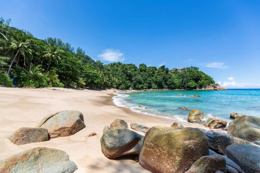 Azure Bangla Phuket Hotel Patong Bagian luar foto