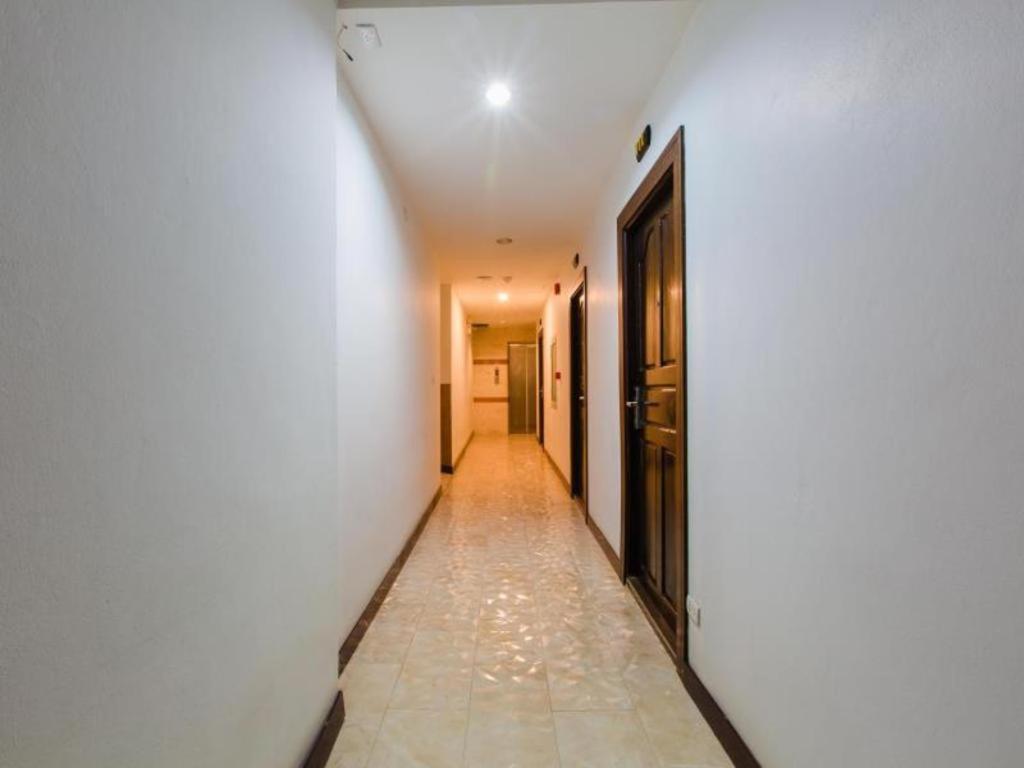 Azure Bangla Phuket Hotel Patong Bagian luar foto