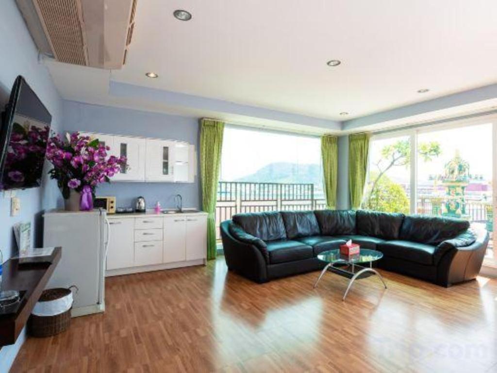 Azure Bangla Phuket Hotel Patong Bagian luar foto