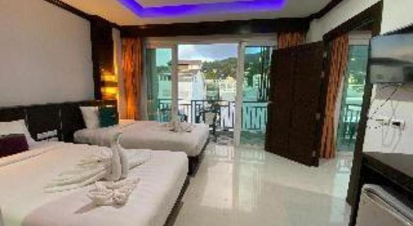 Azure Bangla Phuket Hotel Patong Bagian luar foto