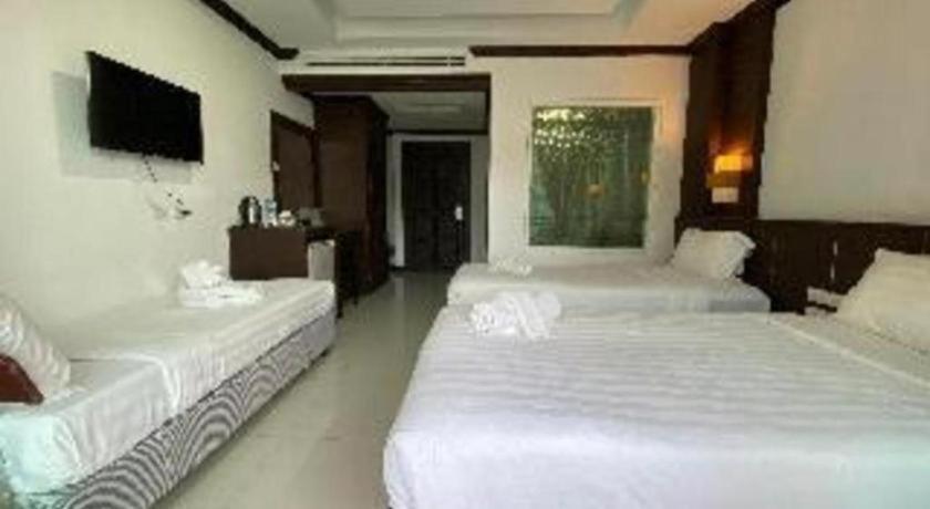 Azure Bangla Phuket Hotel Patong Bagian luar foto