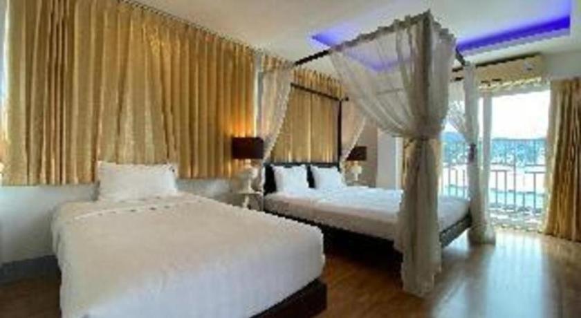 Azure Bangla Phuket Hotel Patong Bagian luar foto