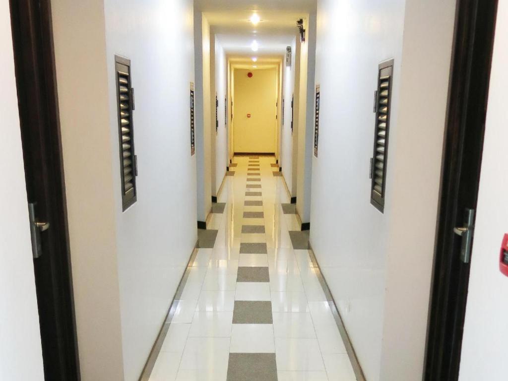 Azure Bangla Phuket Hotel Patong Bagian luar foto