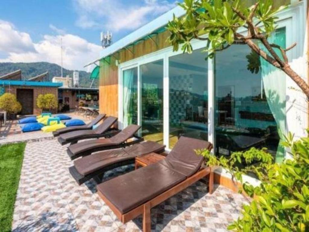 Azure Bangla Phuket Hotel Patong Bagian luar foto