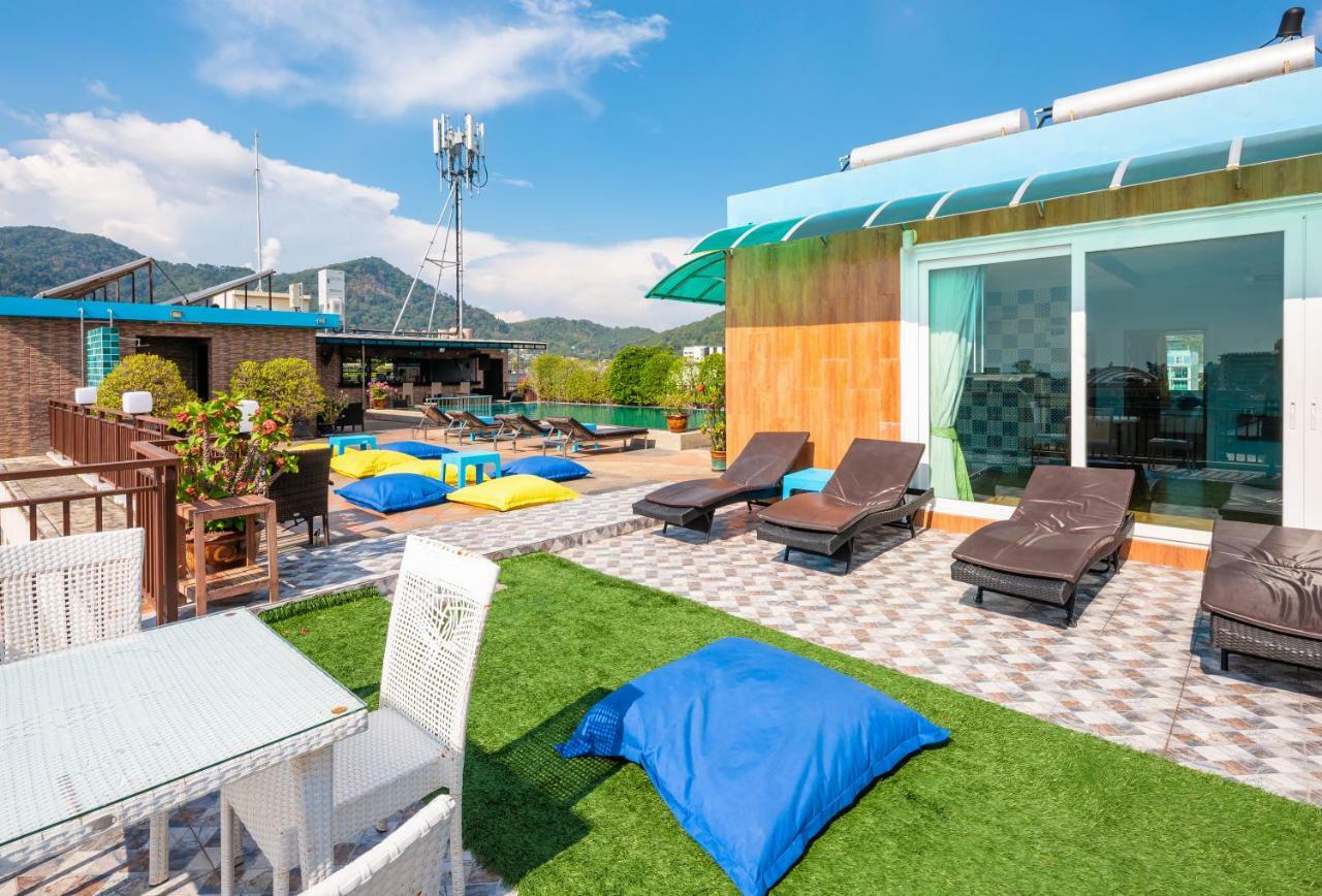Azure Bangla Phuket Hotel Patong Bagian luar foto