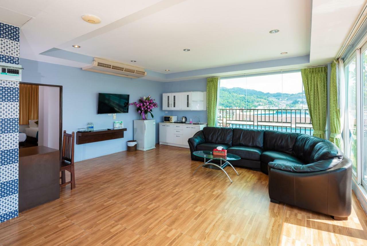 Azure Bangla Phuket Hotel Patong Bagian luar foto